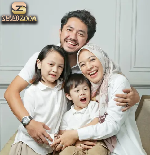 Omesh dan Dian Ayu Memberikan Izin kepada Anak Mereka untuk Mulai Menggunakan Media Sosial sebagai Hadiah Ulang Tahun