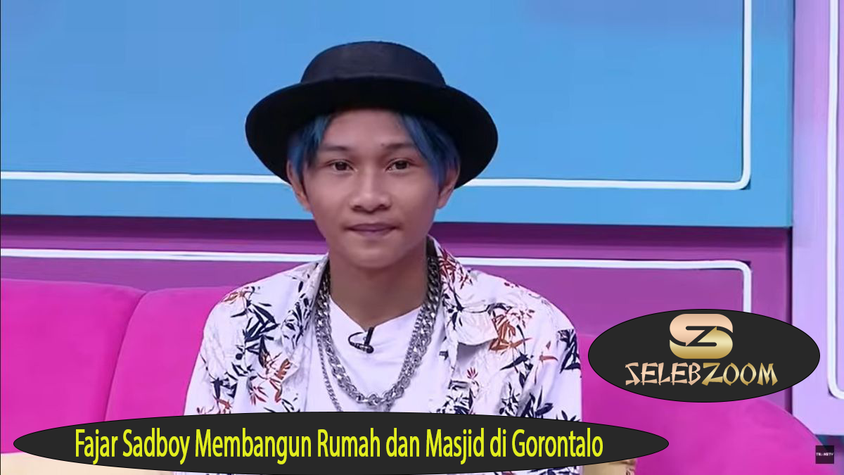 Fajar Sadboy Membangun Rumah dan Masjid di Gorontalo